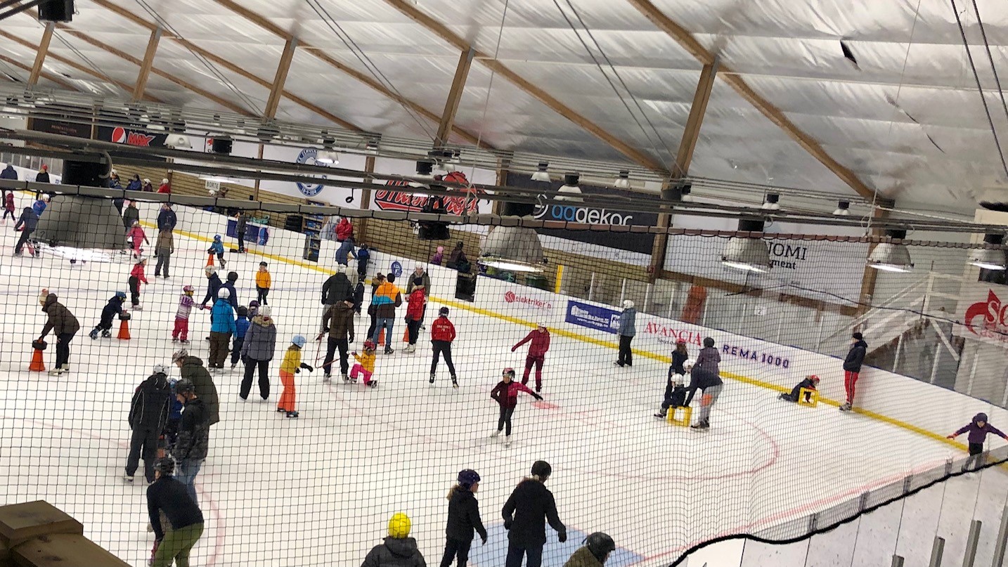 Åpen ishall u/kølle og puck, 2025-11-16T12:00:00+01:00, from 12.00 to 13.45